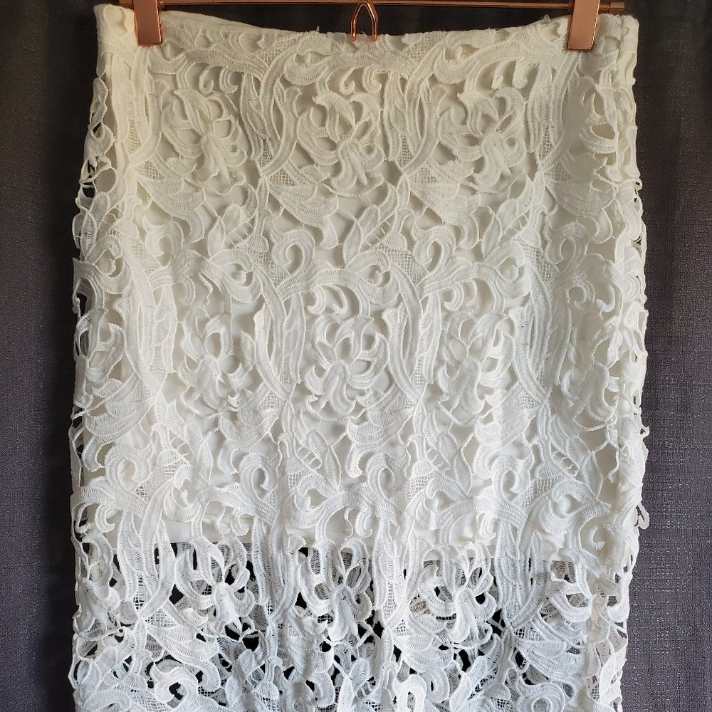 Dailylook White lace skirt
